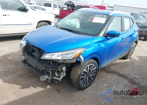 2021 Nissan Kicks Sv Xtronic Cvt z USA, uszkodzony, nr VIN 3N1CP5CV4ML466300
